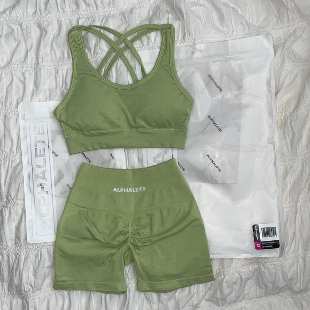 NEW Alphalete Revival Sports Bra & Amplify Shorts Set Frozen Spring Extra Small